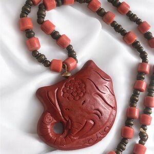 Unique Mid- Century Vintage Elephant Pendant Beaded Necklace